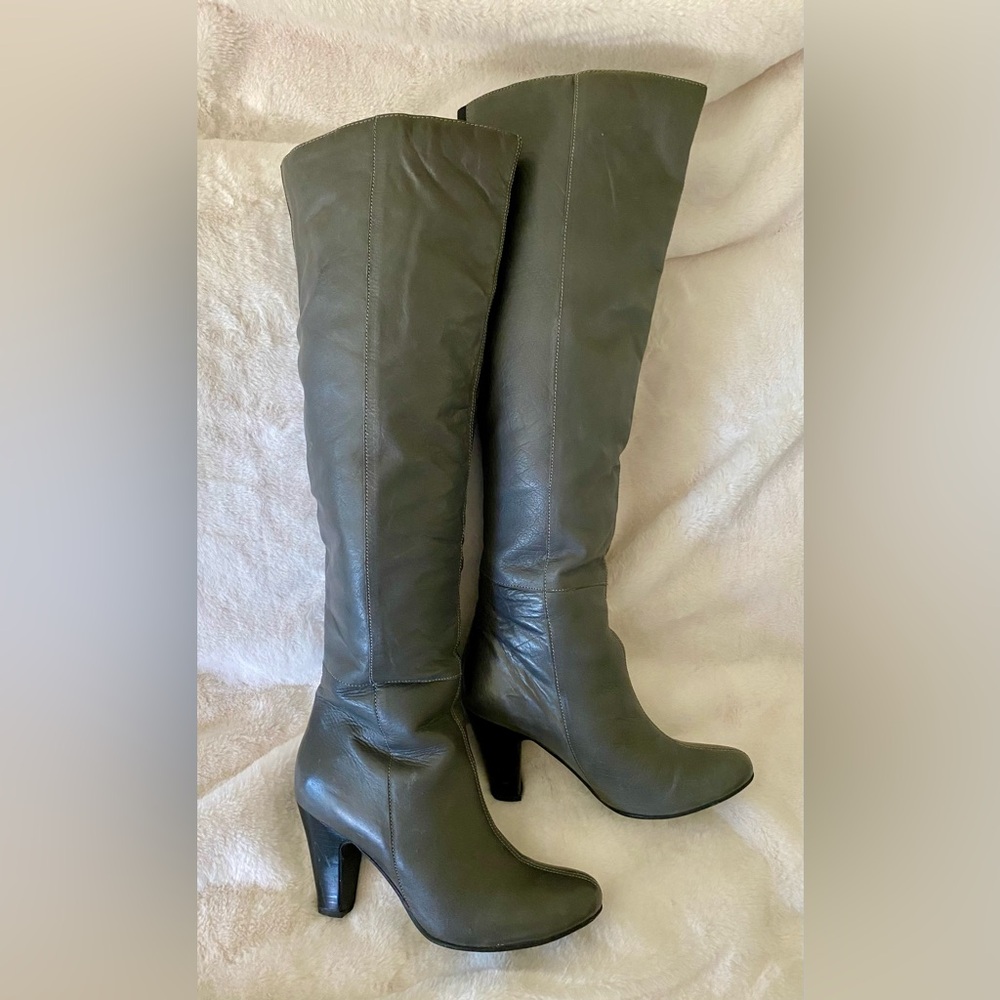Gray Leather pull on boots
